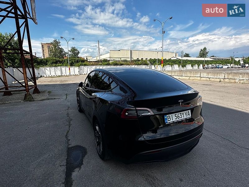 Позашляховик / Кросовер Tesla Model Y 2023 в Полтаві
