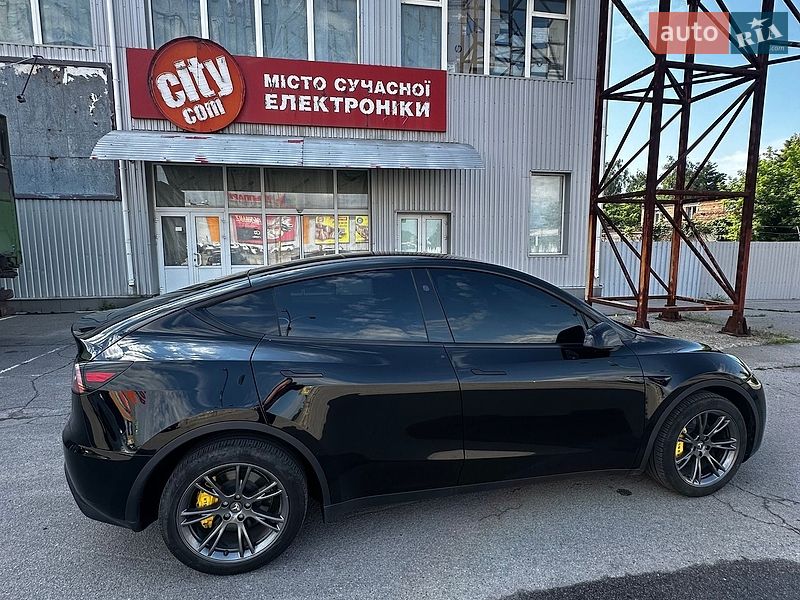 Позашляховик / Кросовер Tesla Model Y 2023 в Полтаві