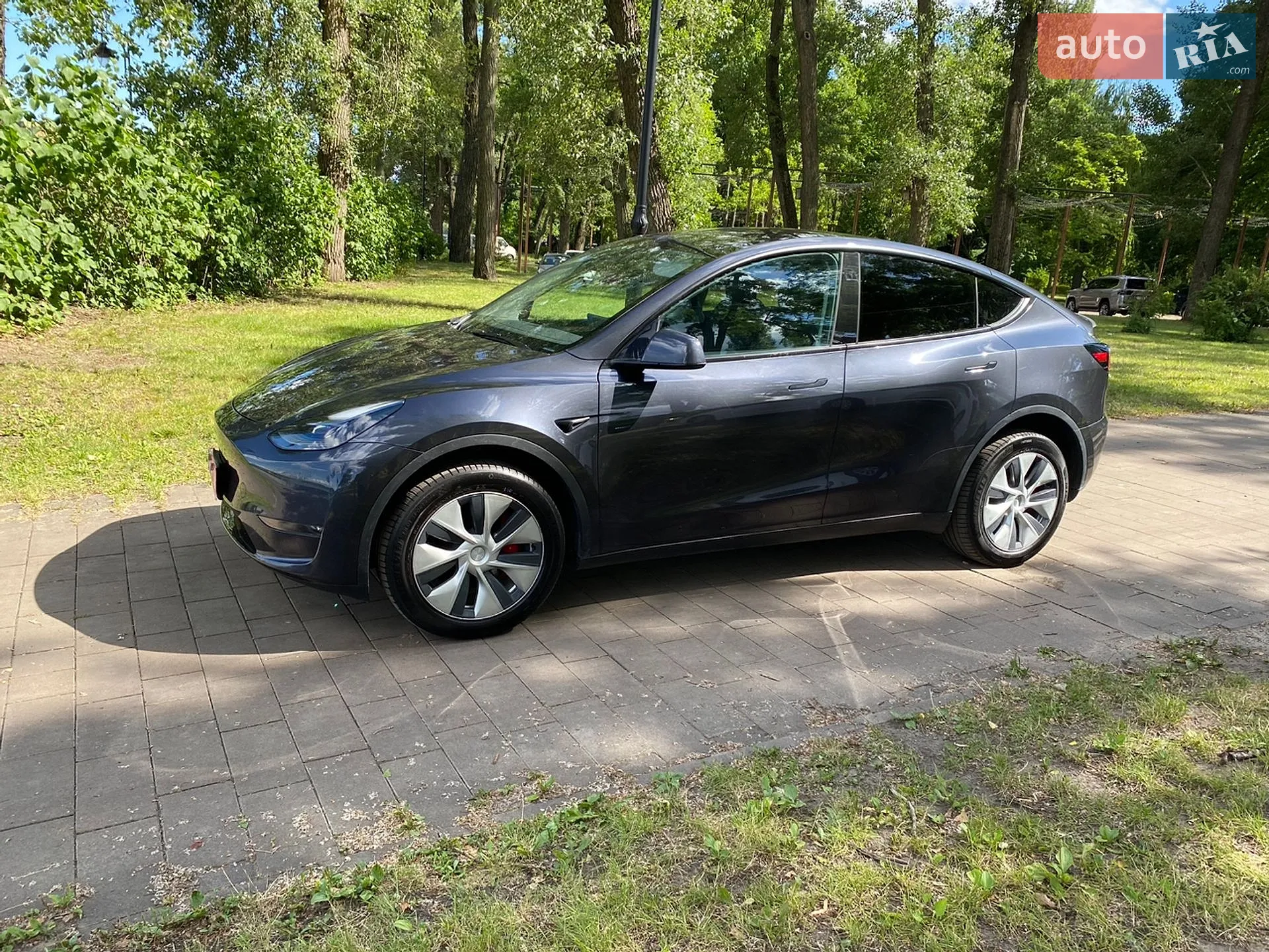 2024 Tesla Model Y - мініатюра 3