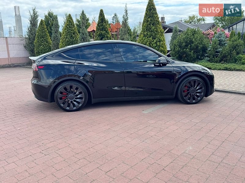 Внедорожник / Кроссовер Tesla Model Y 2023 в Стрые