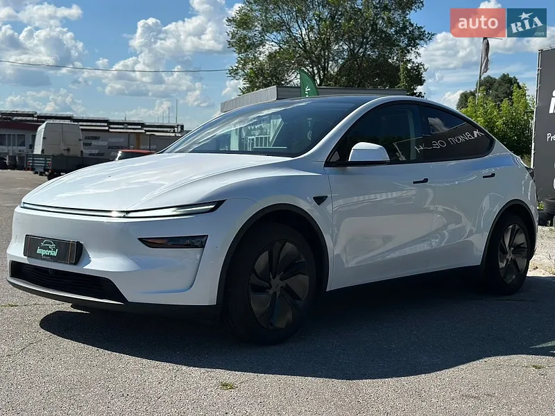 Tesla Model Y 2025