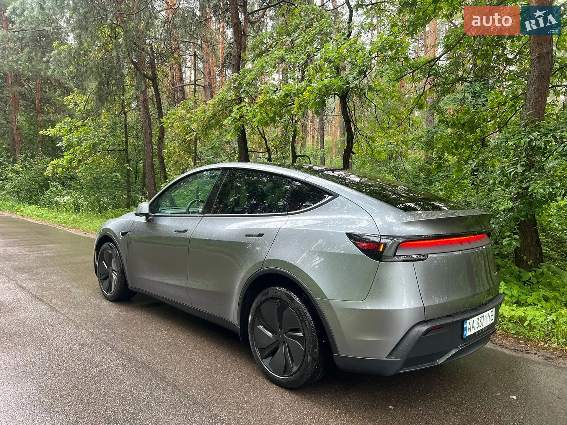 2025 Tesla Model Y - мініатюра 6