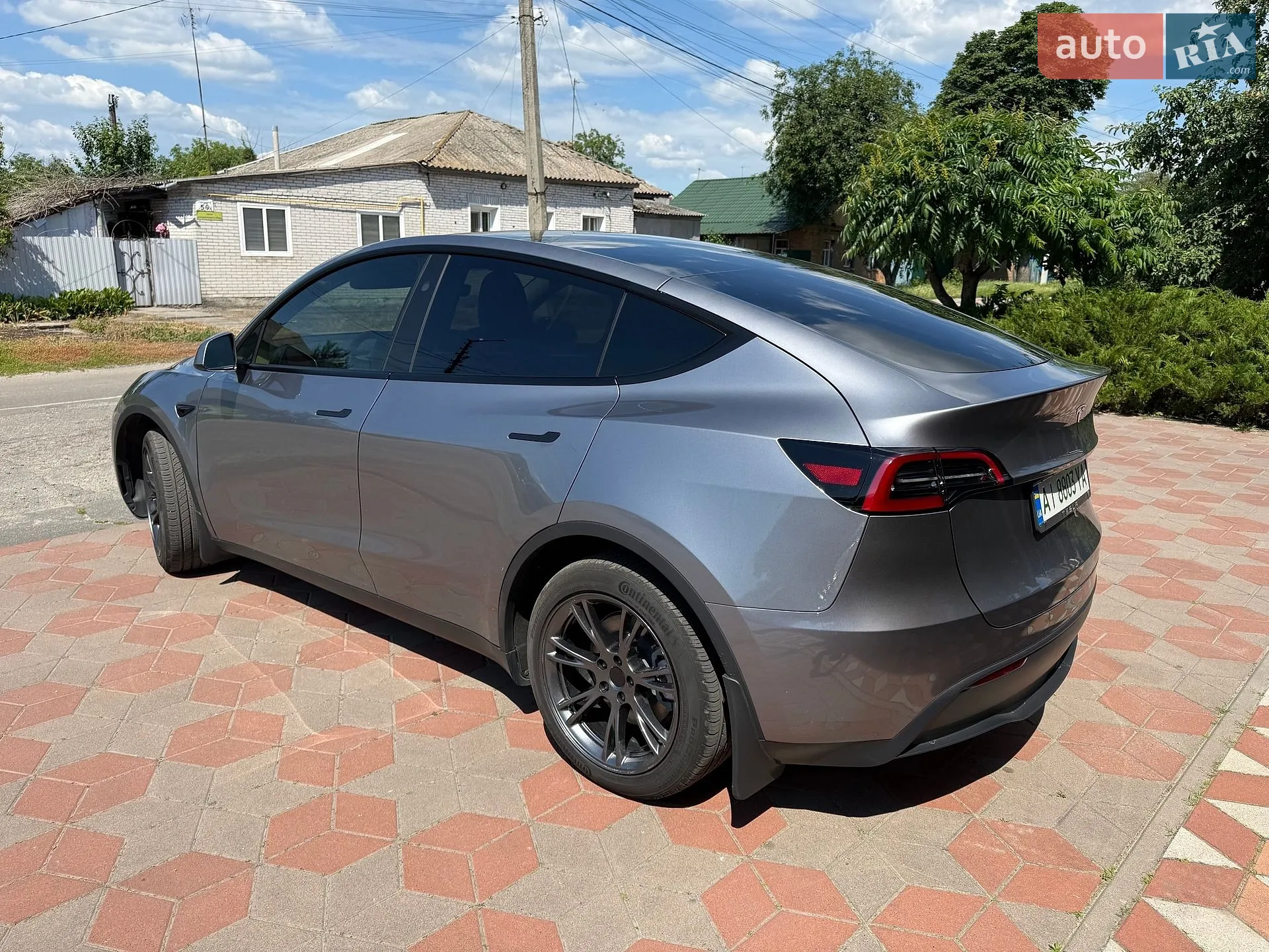 2024 Tesla Model Y - мініатюра 3