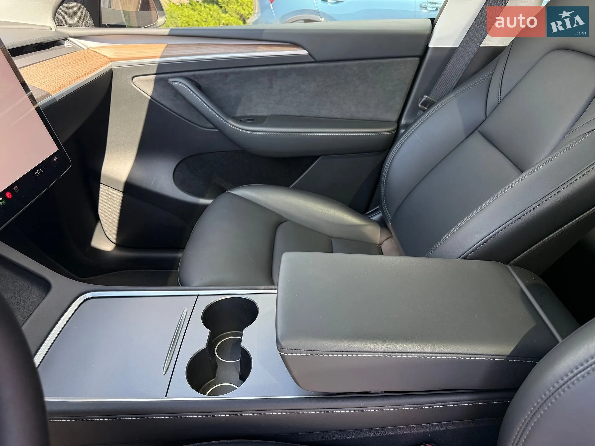 2024 Tesla Model Y - мініатюра 8