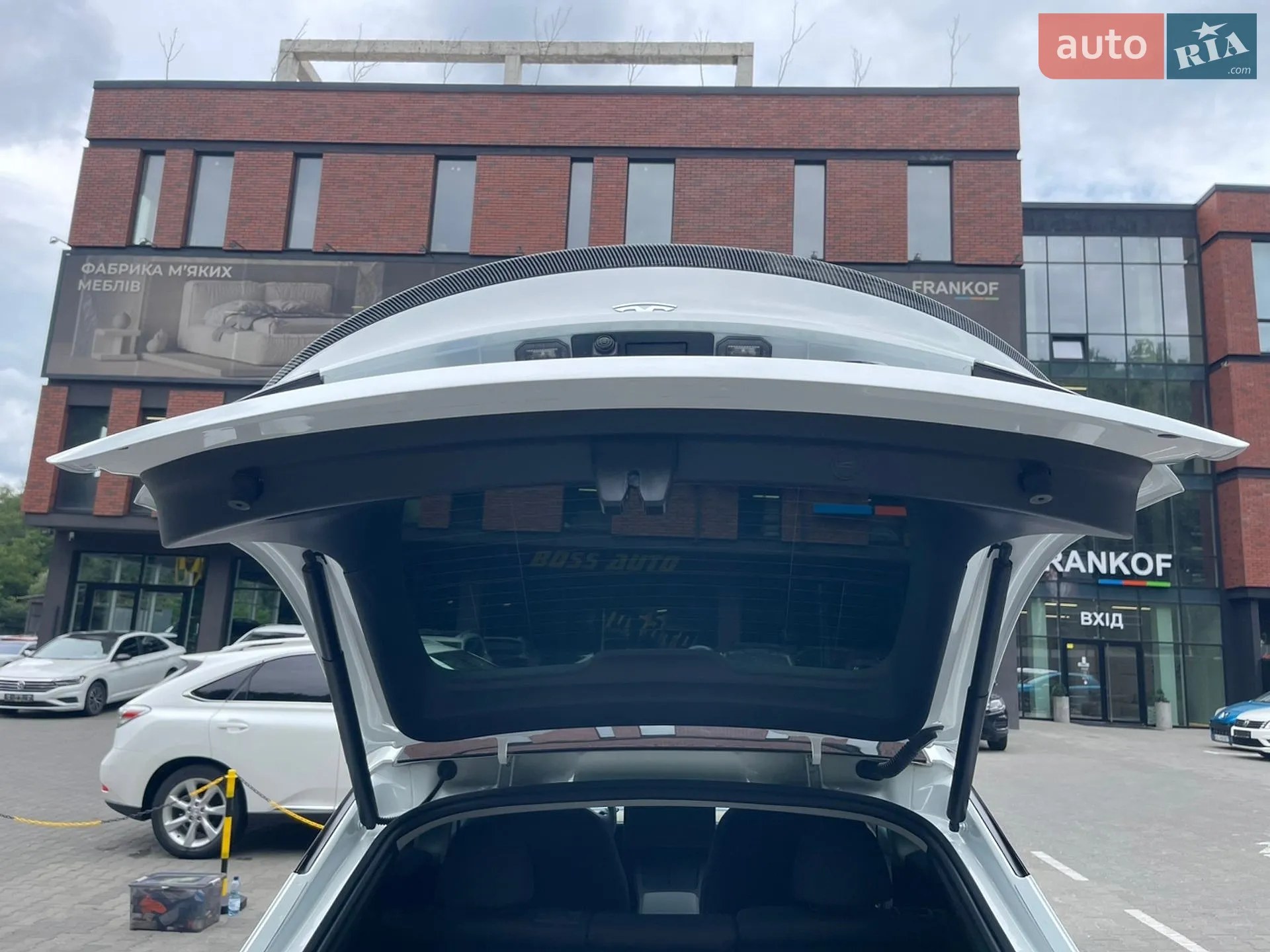 2024 Tesla Model Y - мініатюра 14
