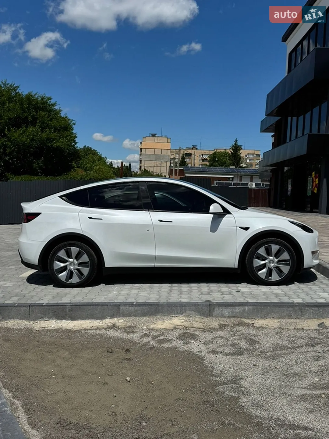 2023 Tesla Model Y - мініатюра 3