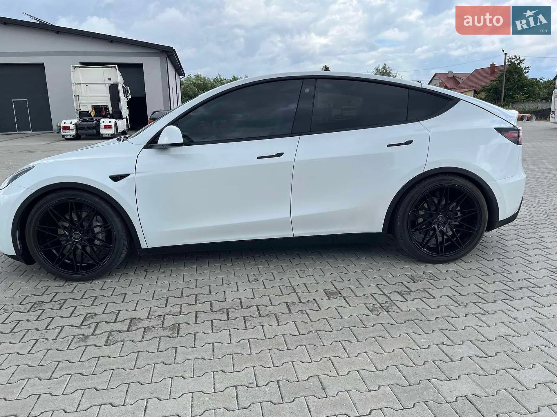 2021 Tesla Model Y - мініатюра 8