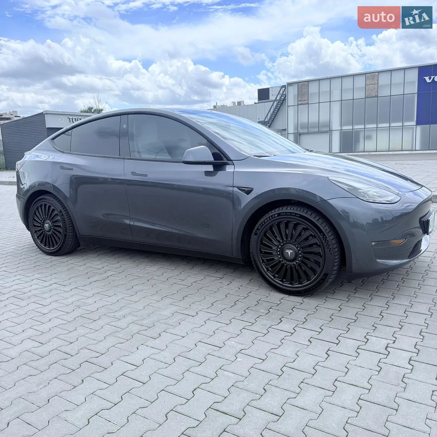 2023 Tesla Model Y - мініатюра 3