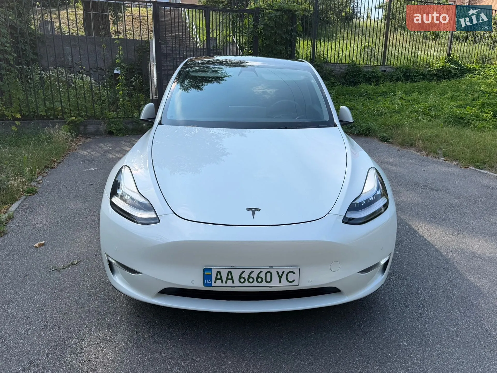 2020 Tesla Model Y - мініатюра 3