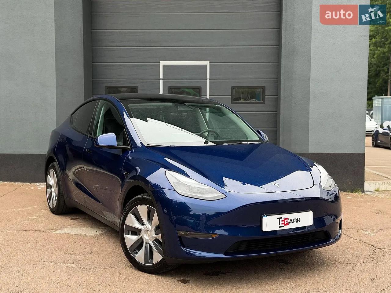 2025 Tesla Model Y - мініатюра 32