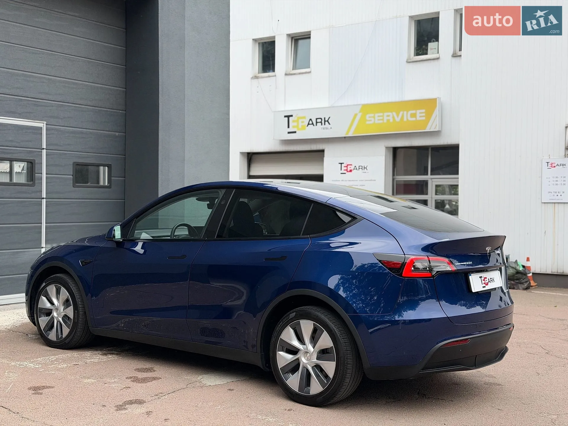 2024 Tesla Model Y - мініатюра 9