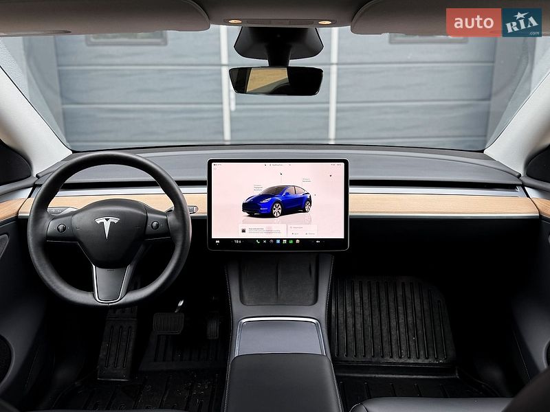 Внедорожник / Кроссовер Tesla Model Y 2024 в Киеве
