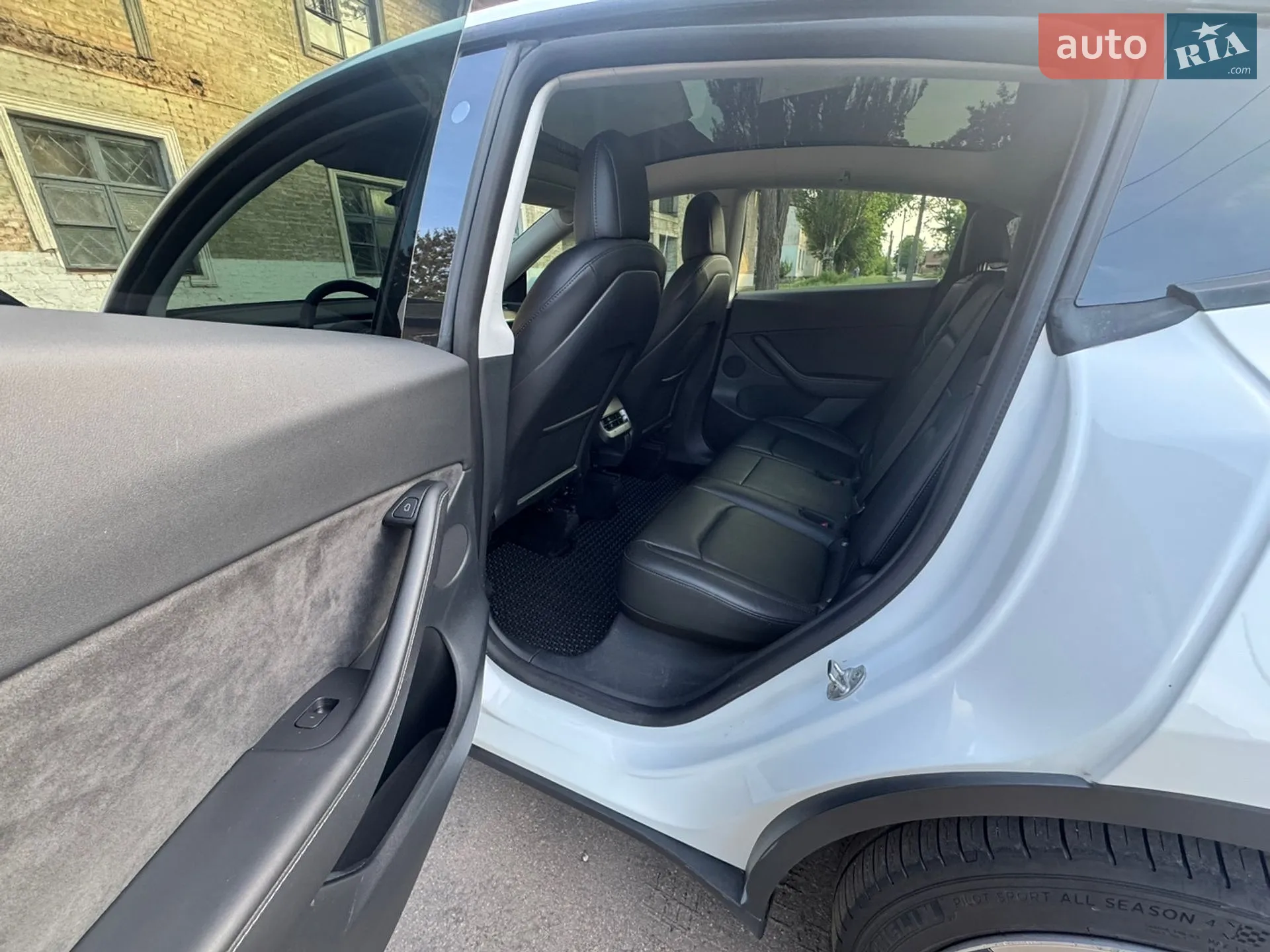 2022 Tesla Model Y - мініатюра 10