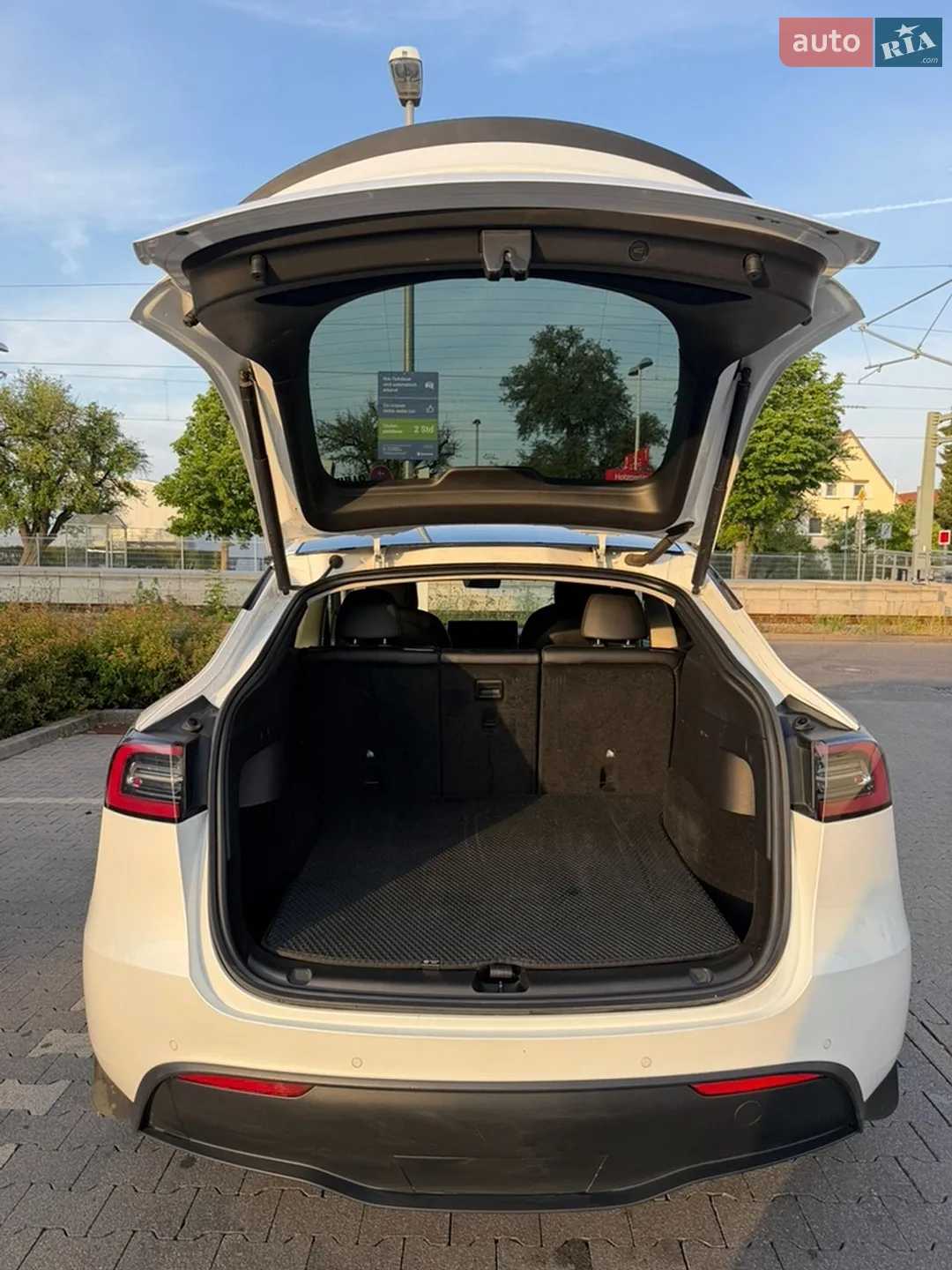 2021 Tesla Model Y - мініатюра 11
