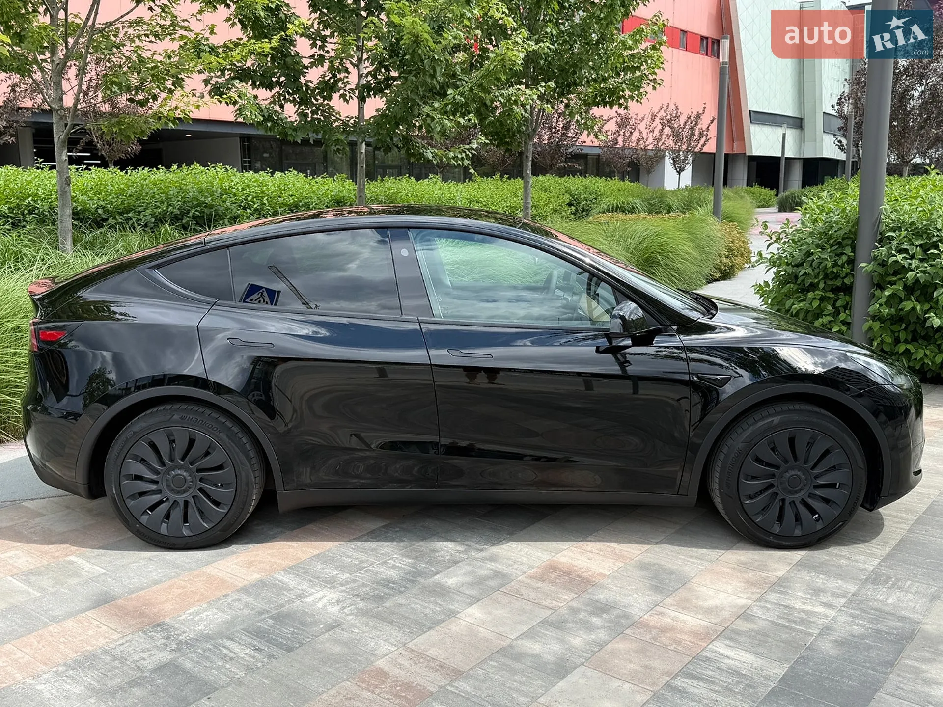 2024 Tesla Model Y - мініатюра 9