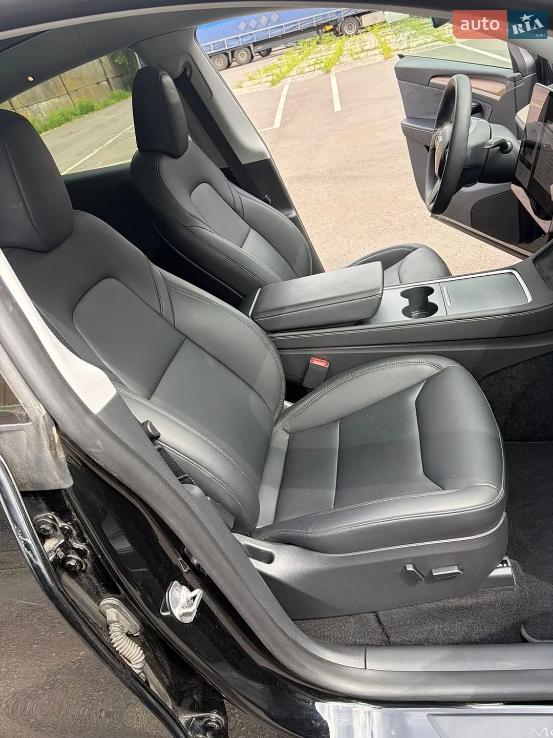 2024 Tesla Model Y - мініатюра 24