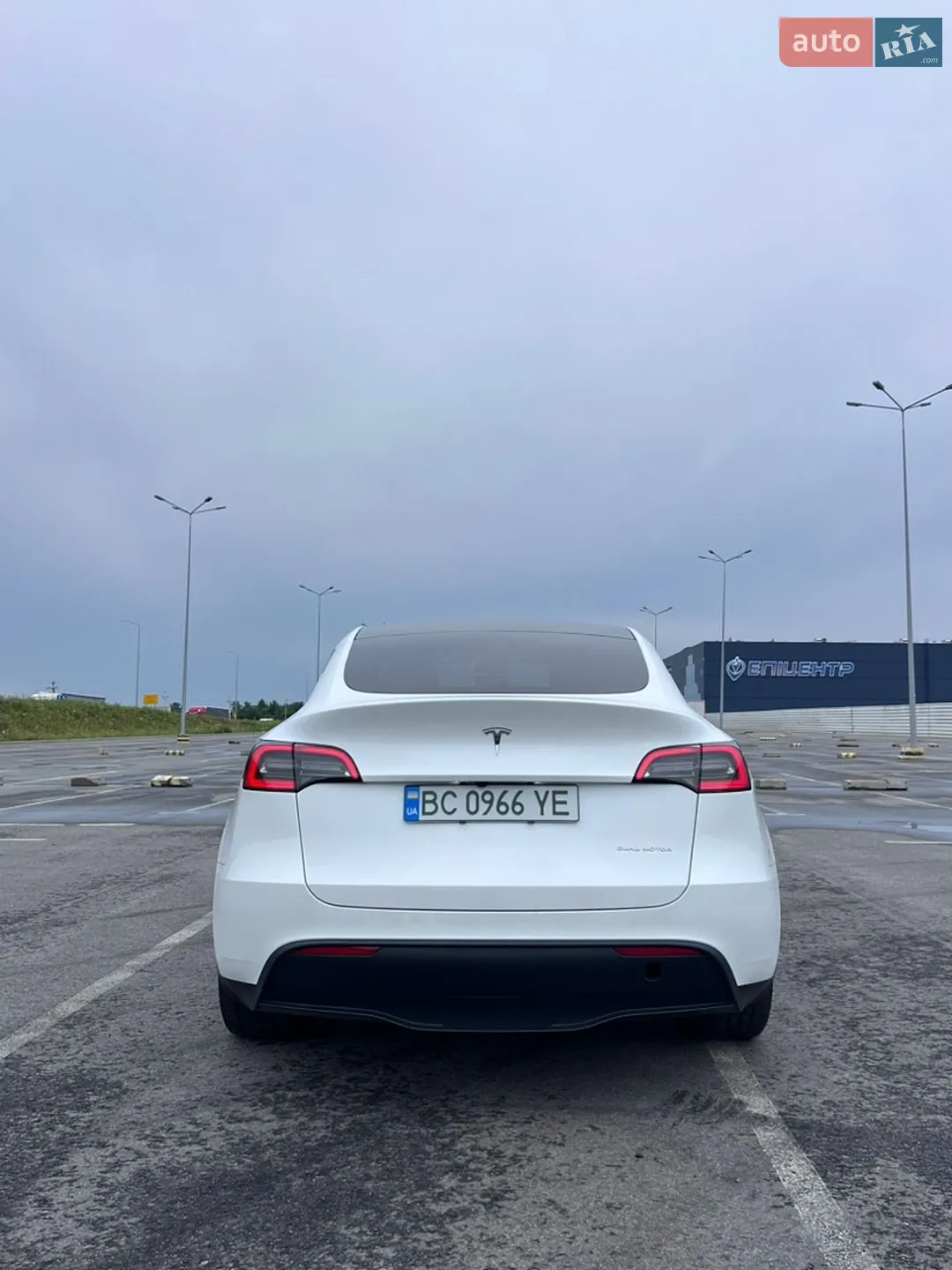 2024 Tesla Model Y - мініатюра 9