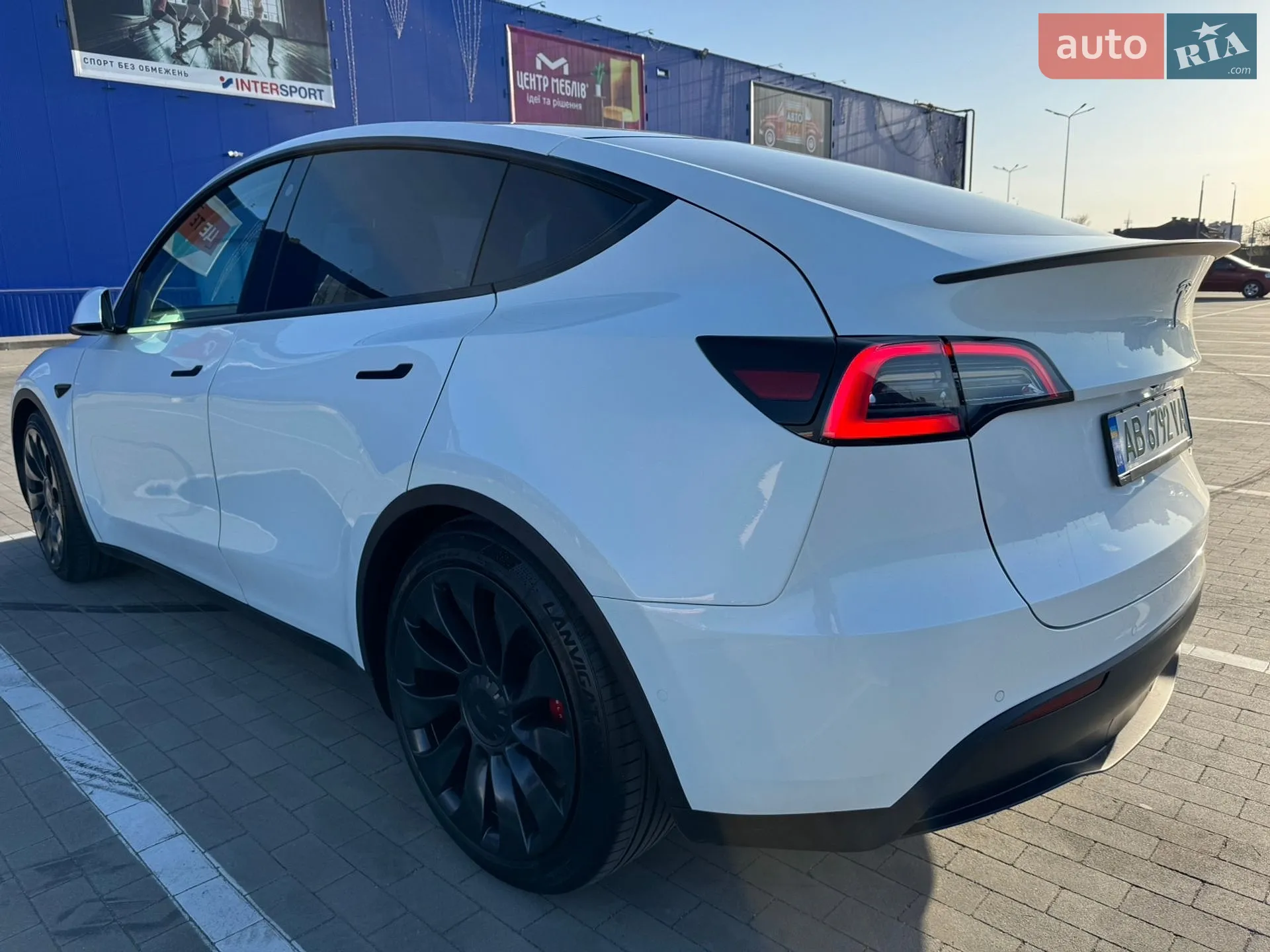 2020 Tesla Model Y - мініатюра 10
