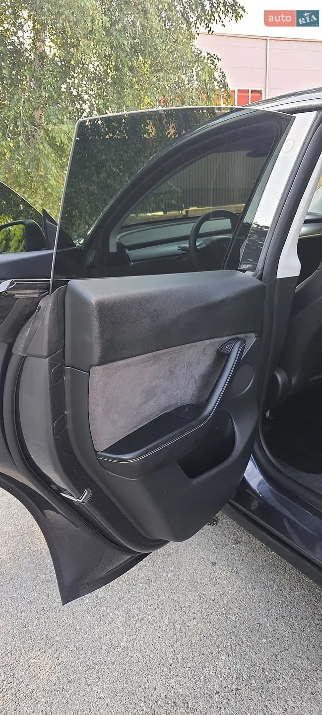 2022 Tesla Model Y - мініатюра 8