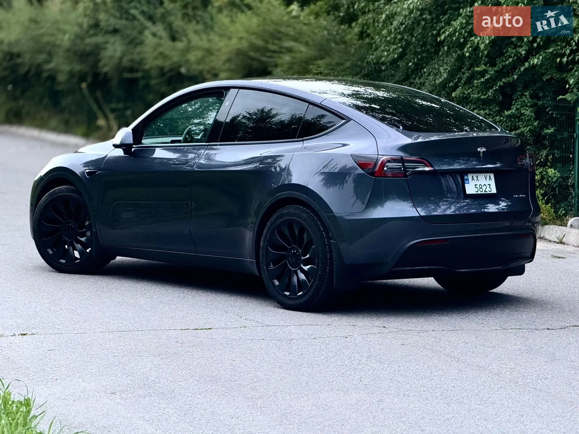 2023 Tesla Model Y - мініатюра 3