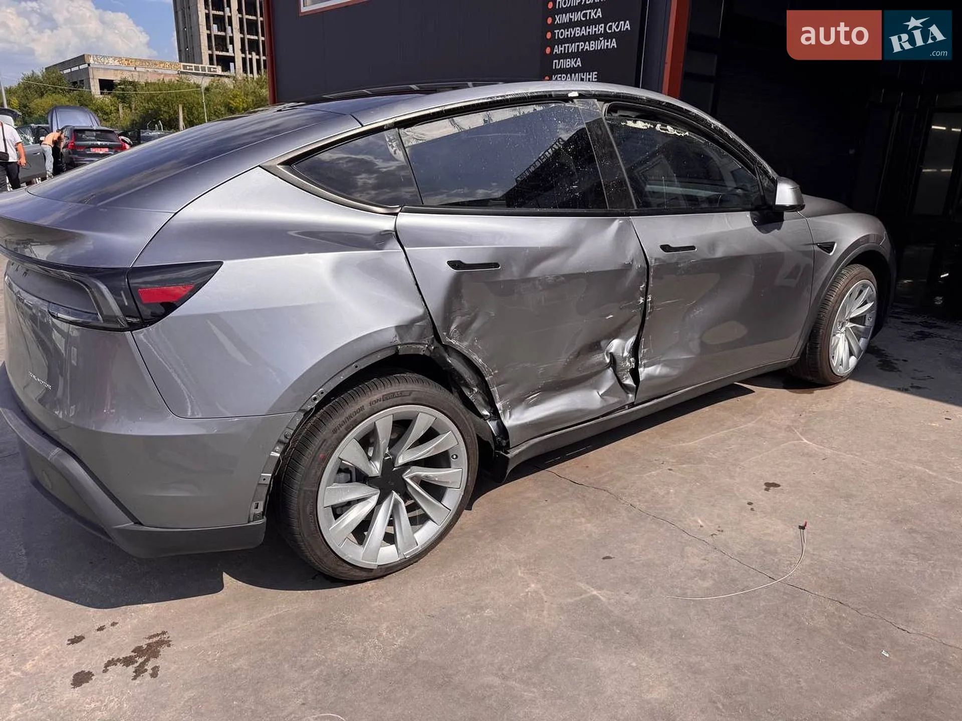 2025 Tesla Model Y - мініатюра 2