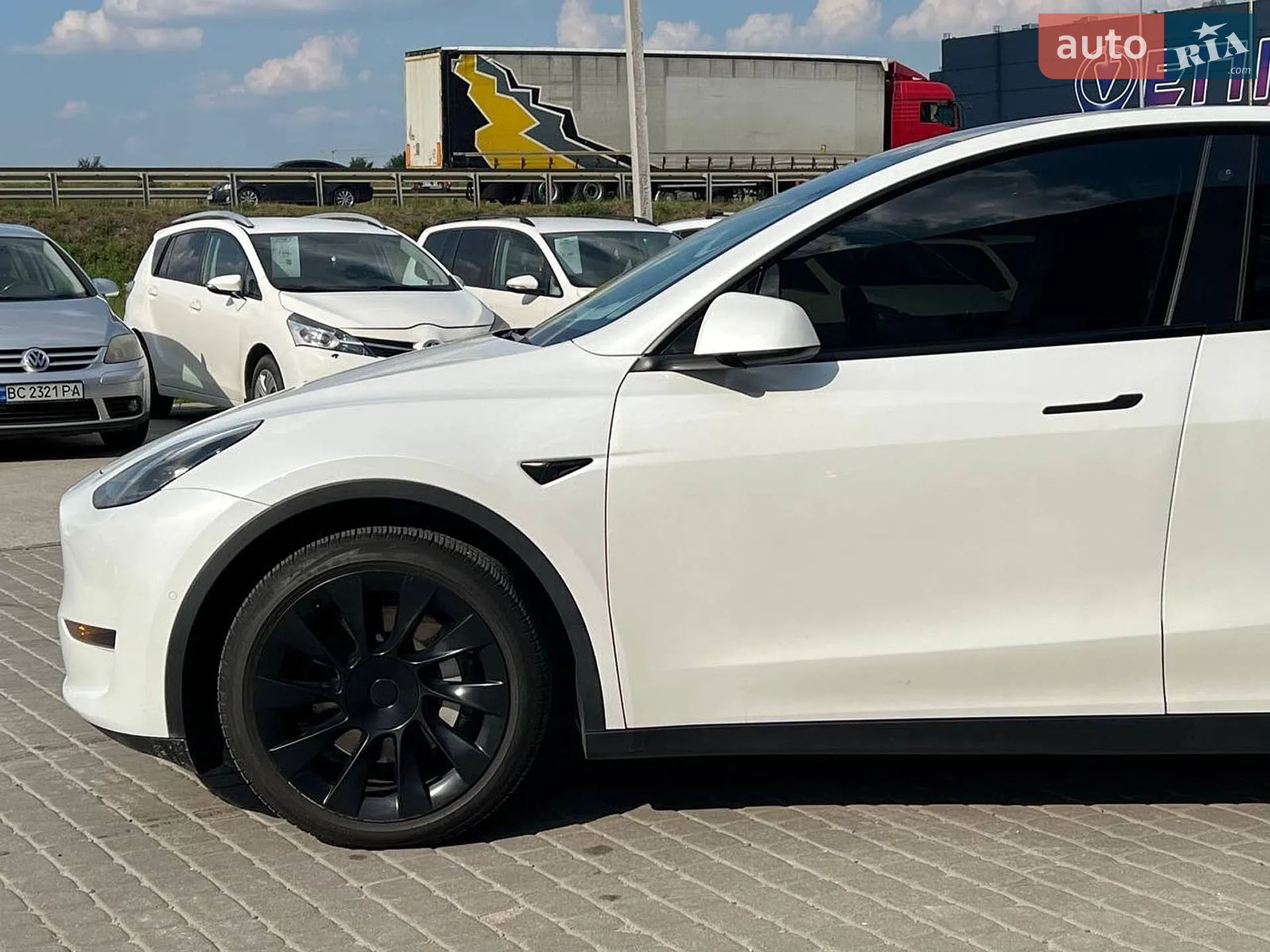 2021 Tesla Model Y - мініатюра 2