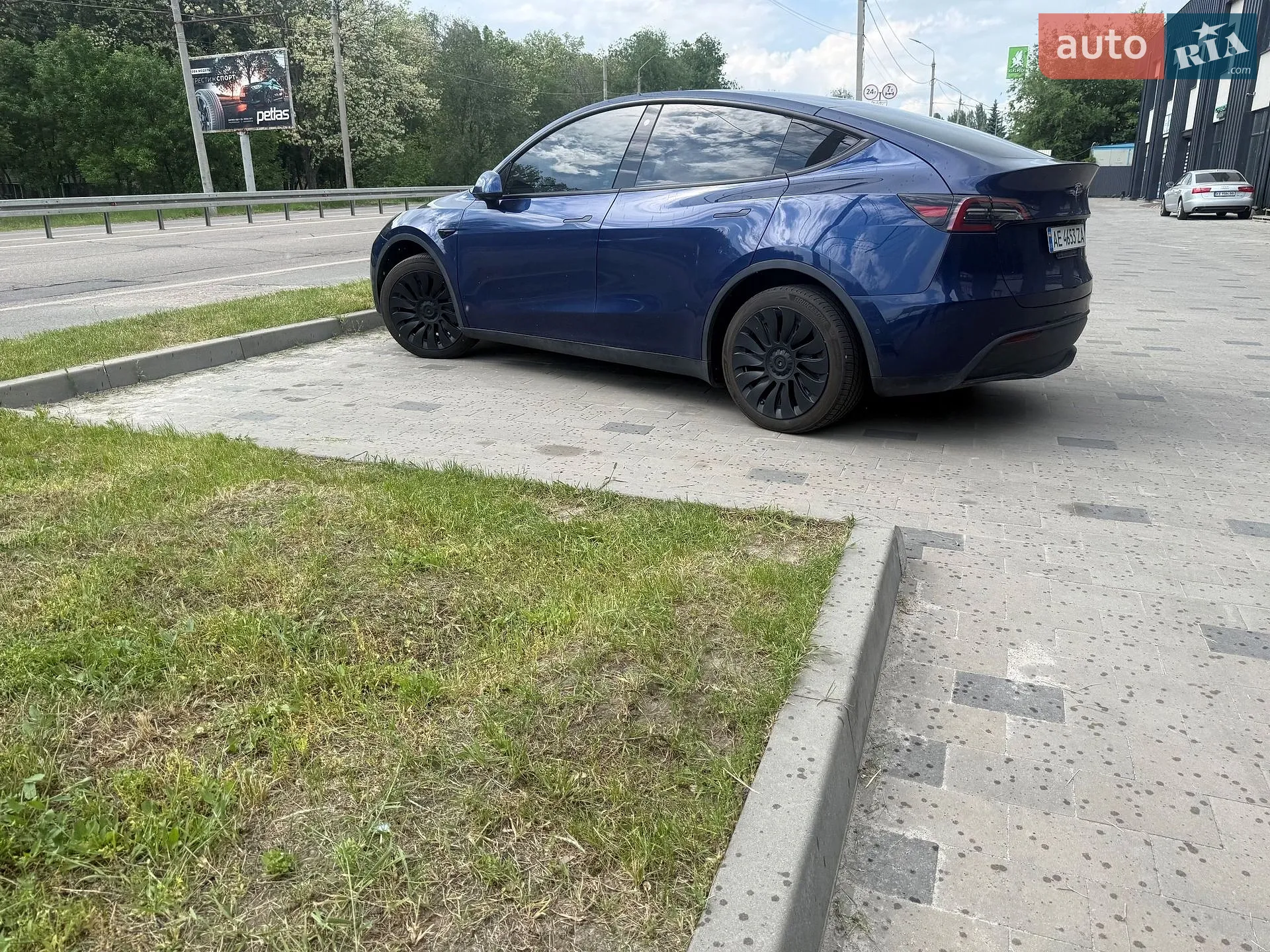 2021 Tesla Model Y - мініатюра 11