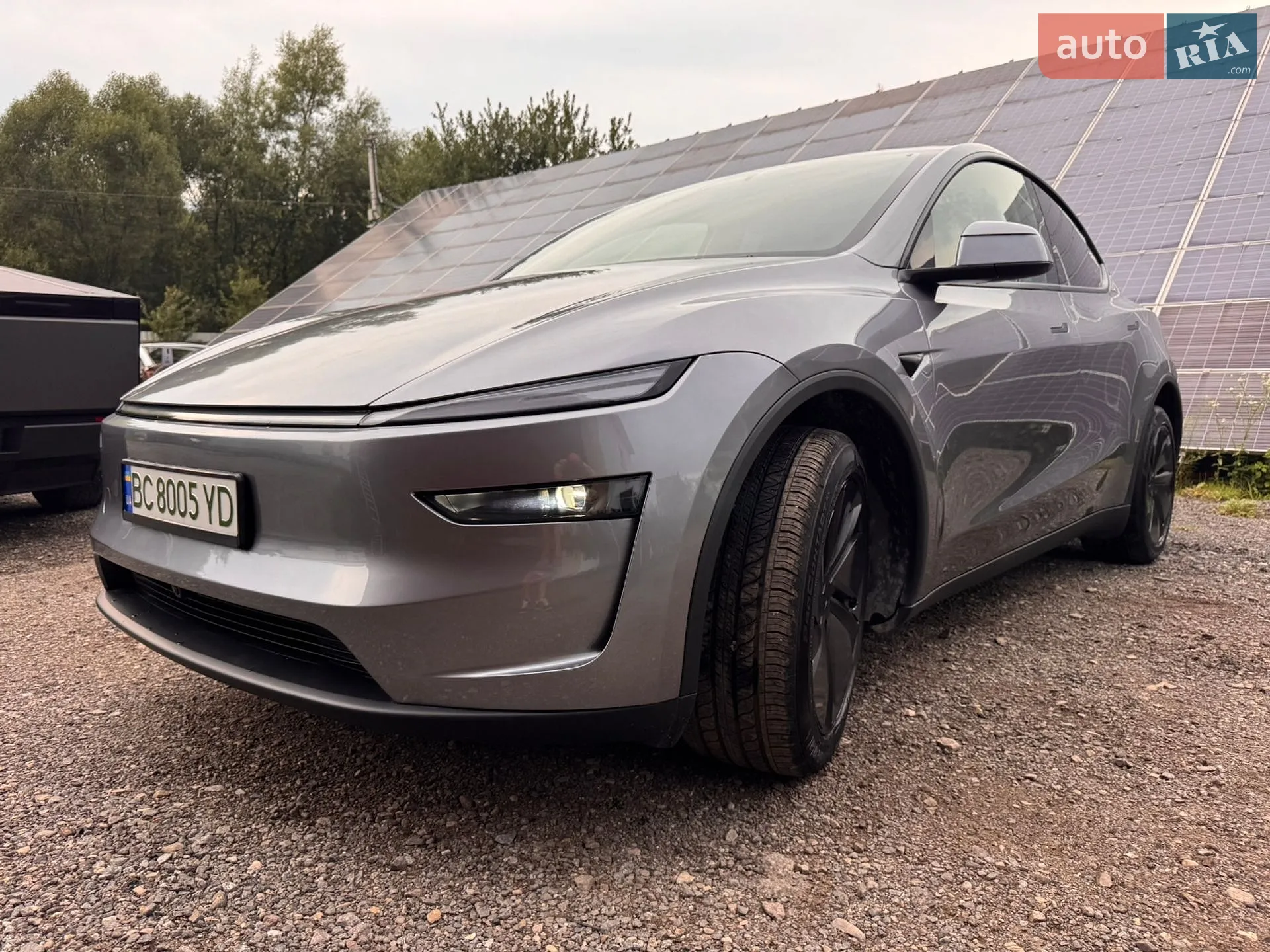 2025 Tesla Model Y - мініатюра 3