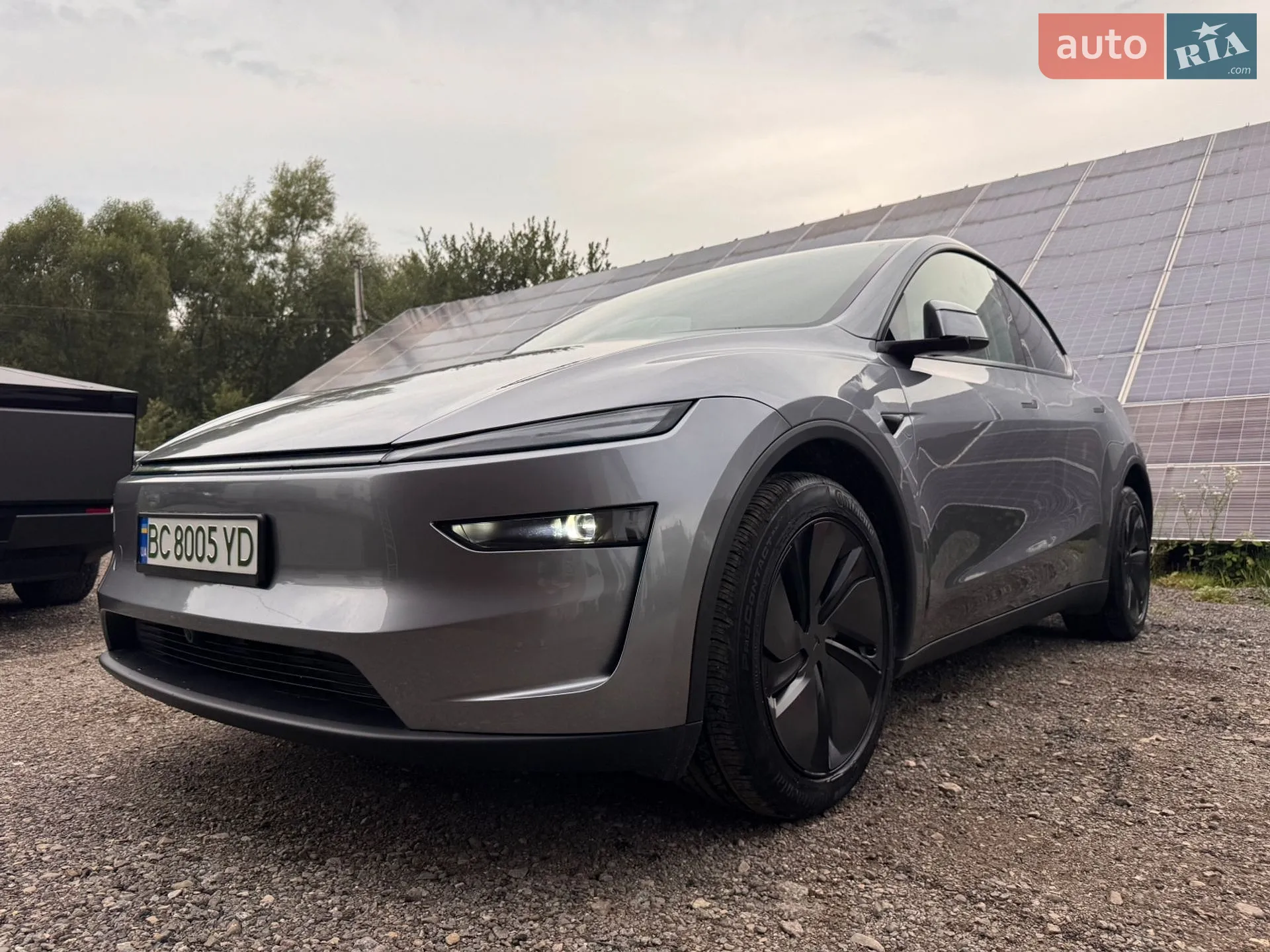 2025 Tesla Model Y - мініатюра 4