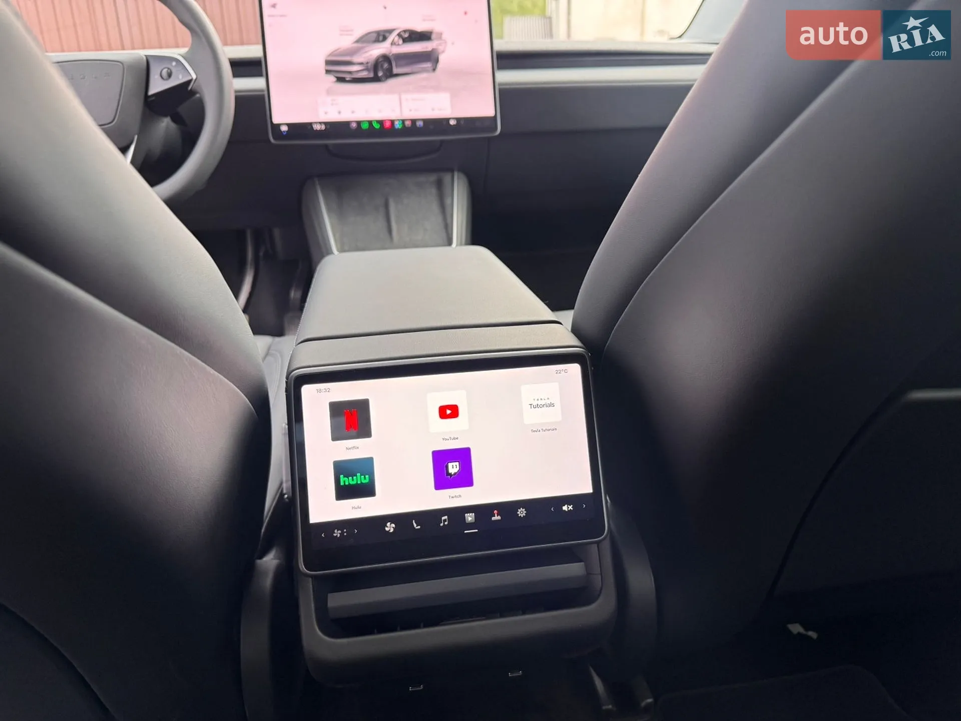 2025 Tesla Model Y - мініатюра 12