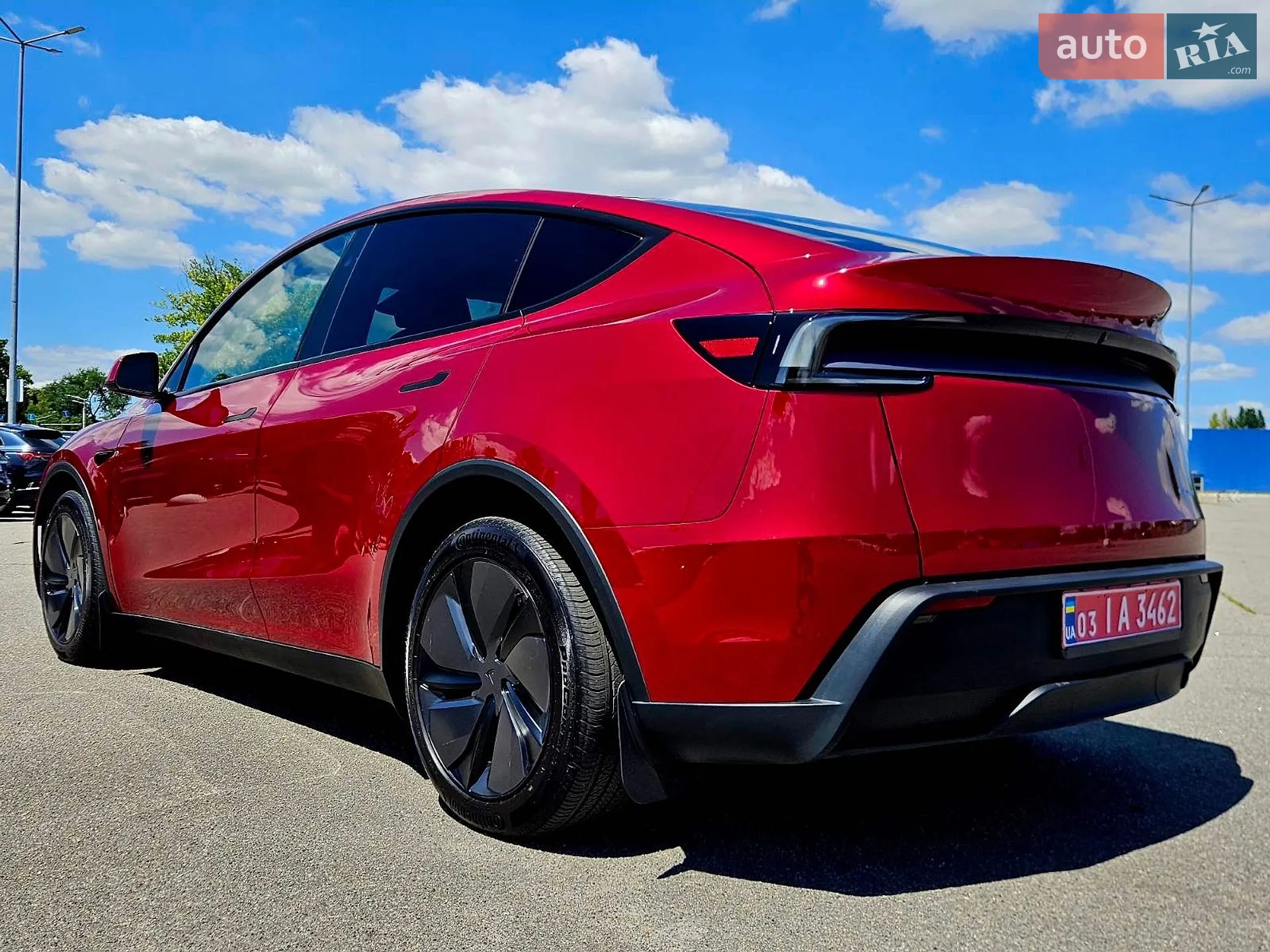 2025 Tesla Model Y - мініатюра 8