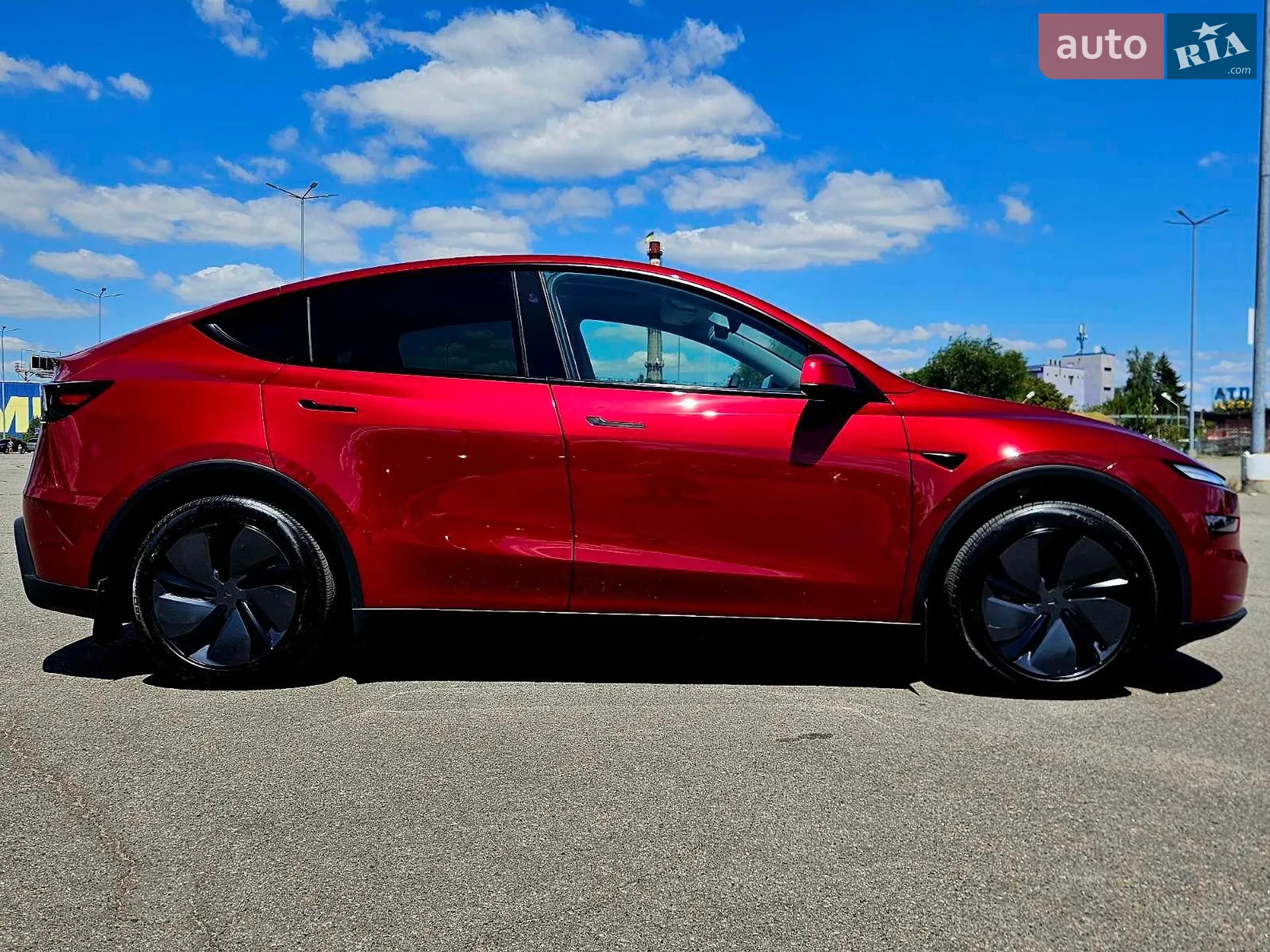 2025 Tesla Model Y - мініатюра 15