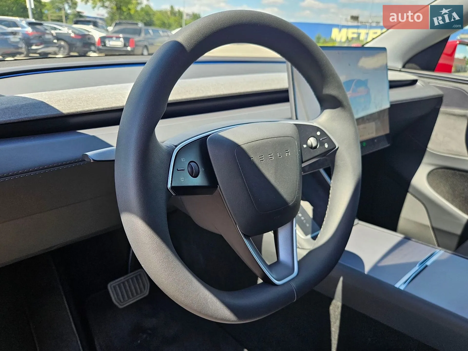 2025 Tesla Model Y - мініатюра 23