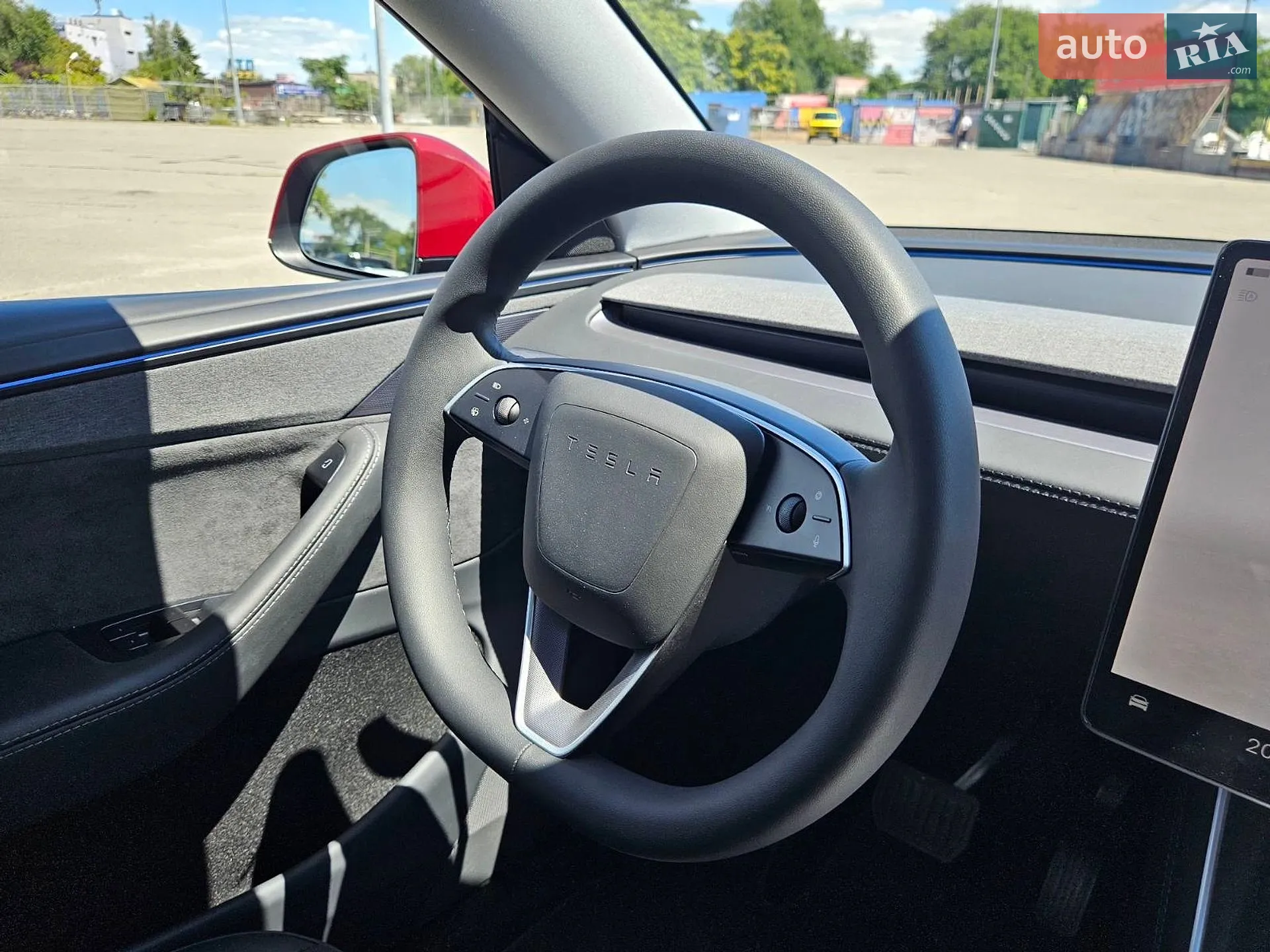 2025 Tesla Model Y - мініатюра 36