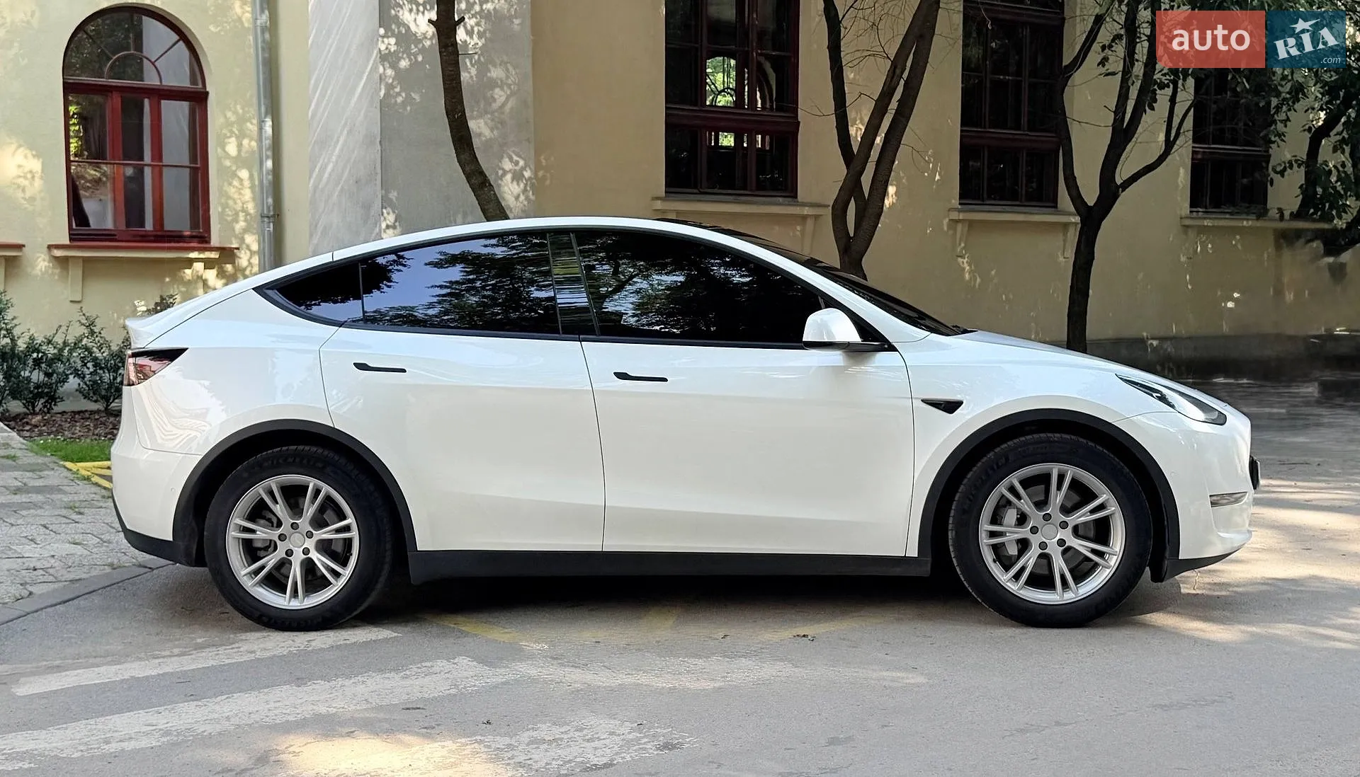 2022 Tesla Model Y - мініатюра 3