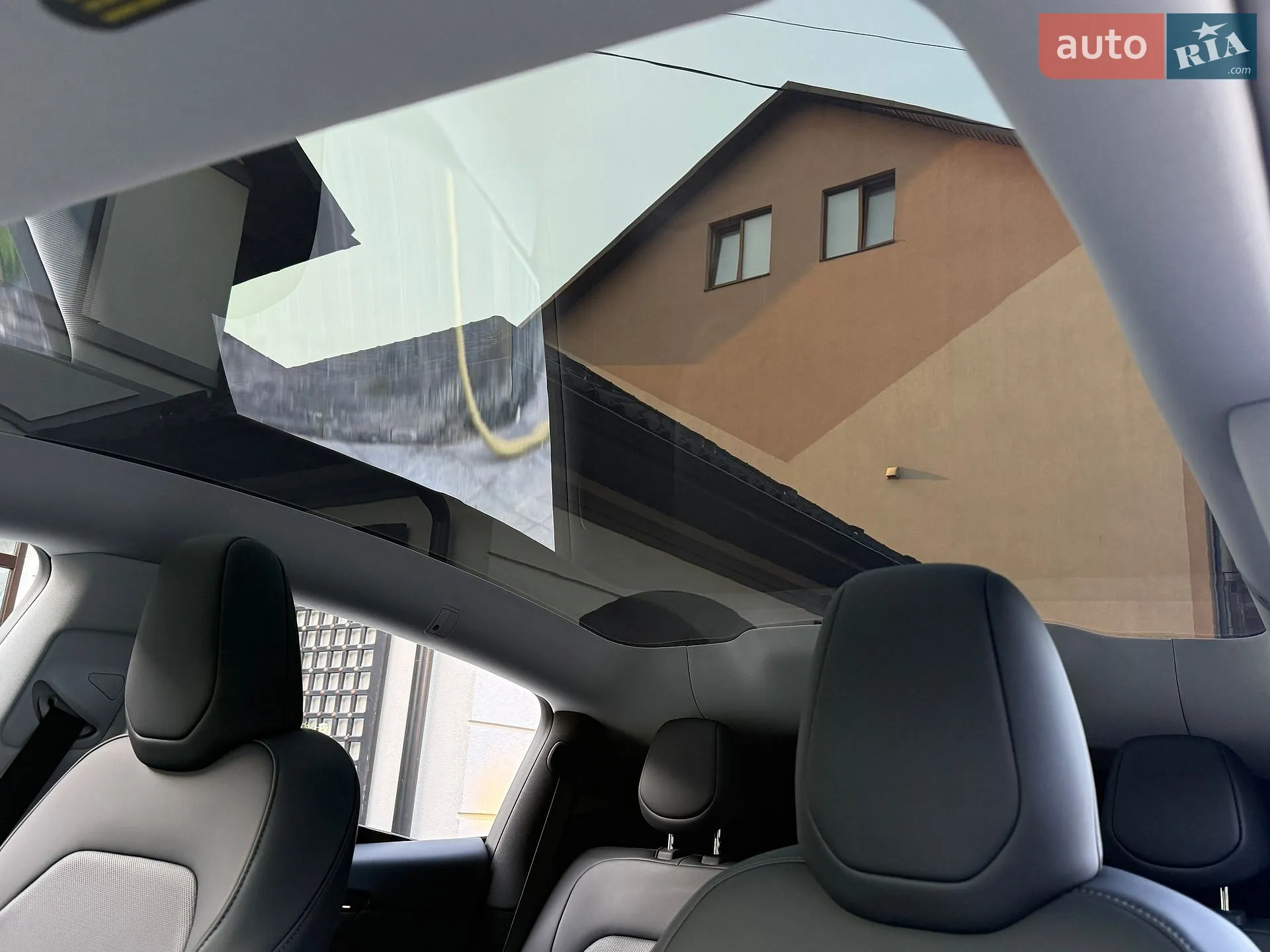 2025 Tesla Model Y - мініатюра 16