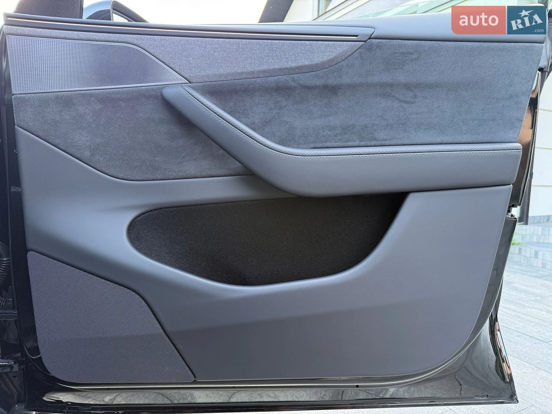 2025 Tesla Model Y - мініатюра 20