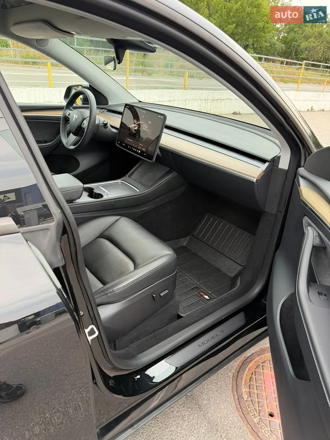 2023 Tesla Model Y - мініатюра 25