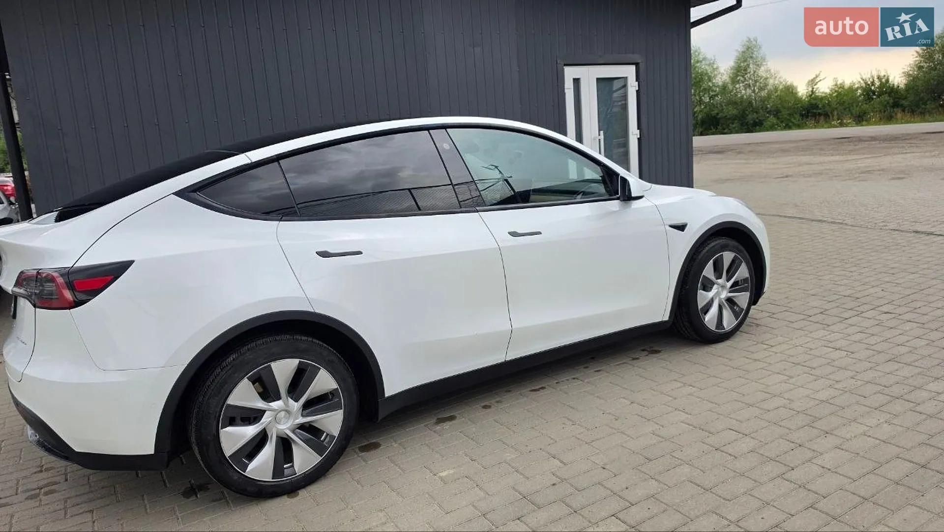 2021 Tesla Model Y - мініатюра 4