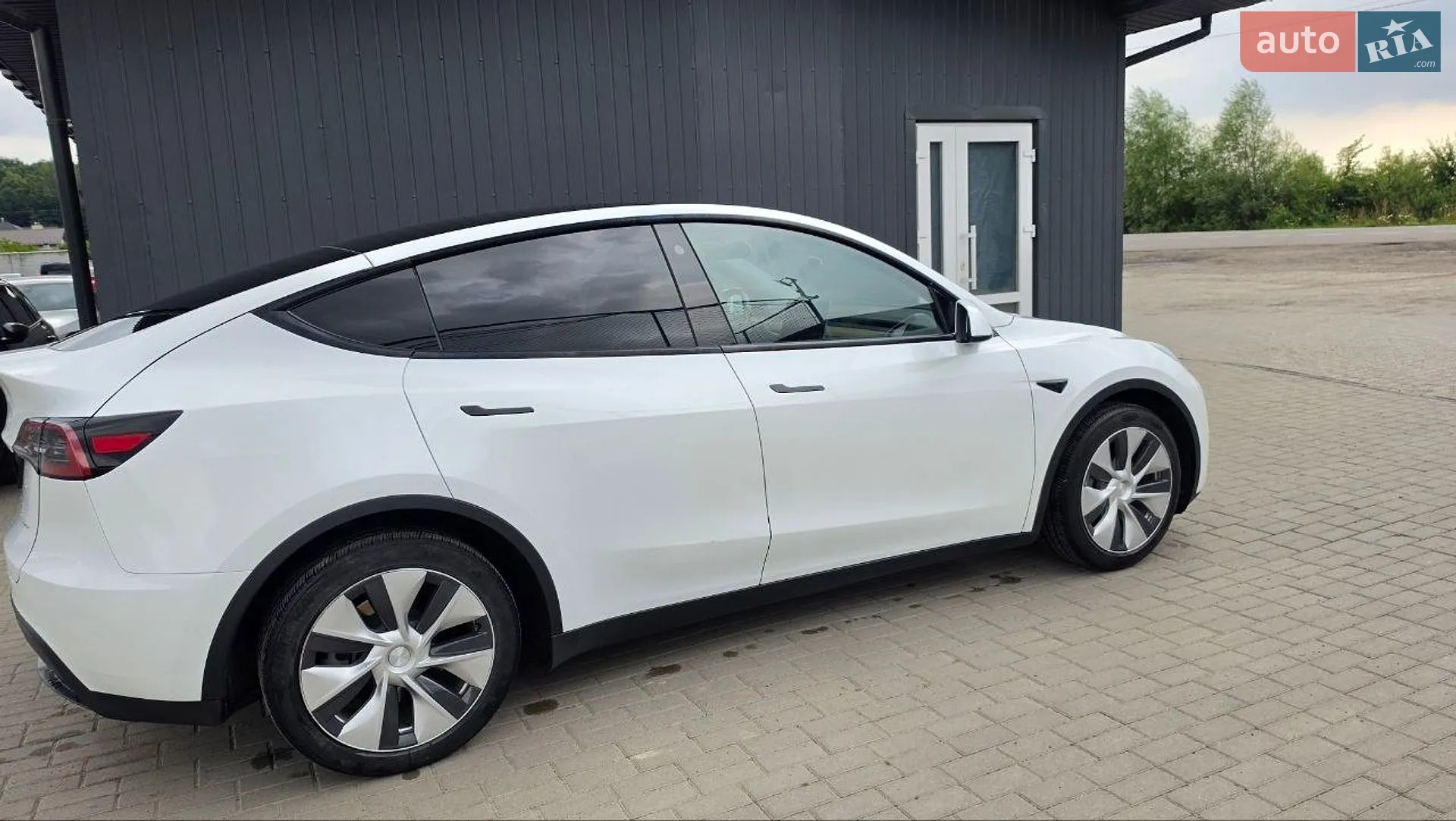 2021 Tesla Model Y - мініатюра 8