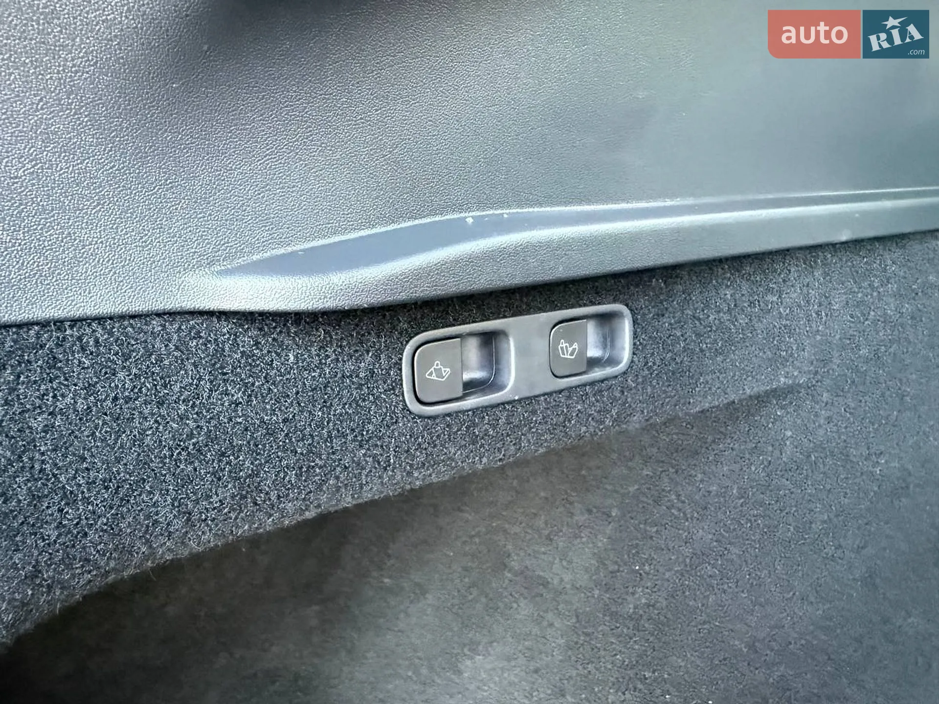 2025 Tesla Model Y - мініатюра 37