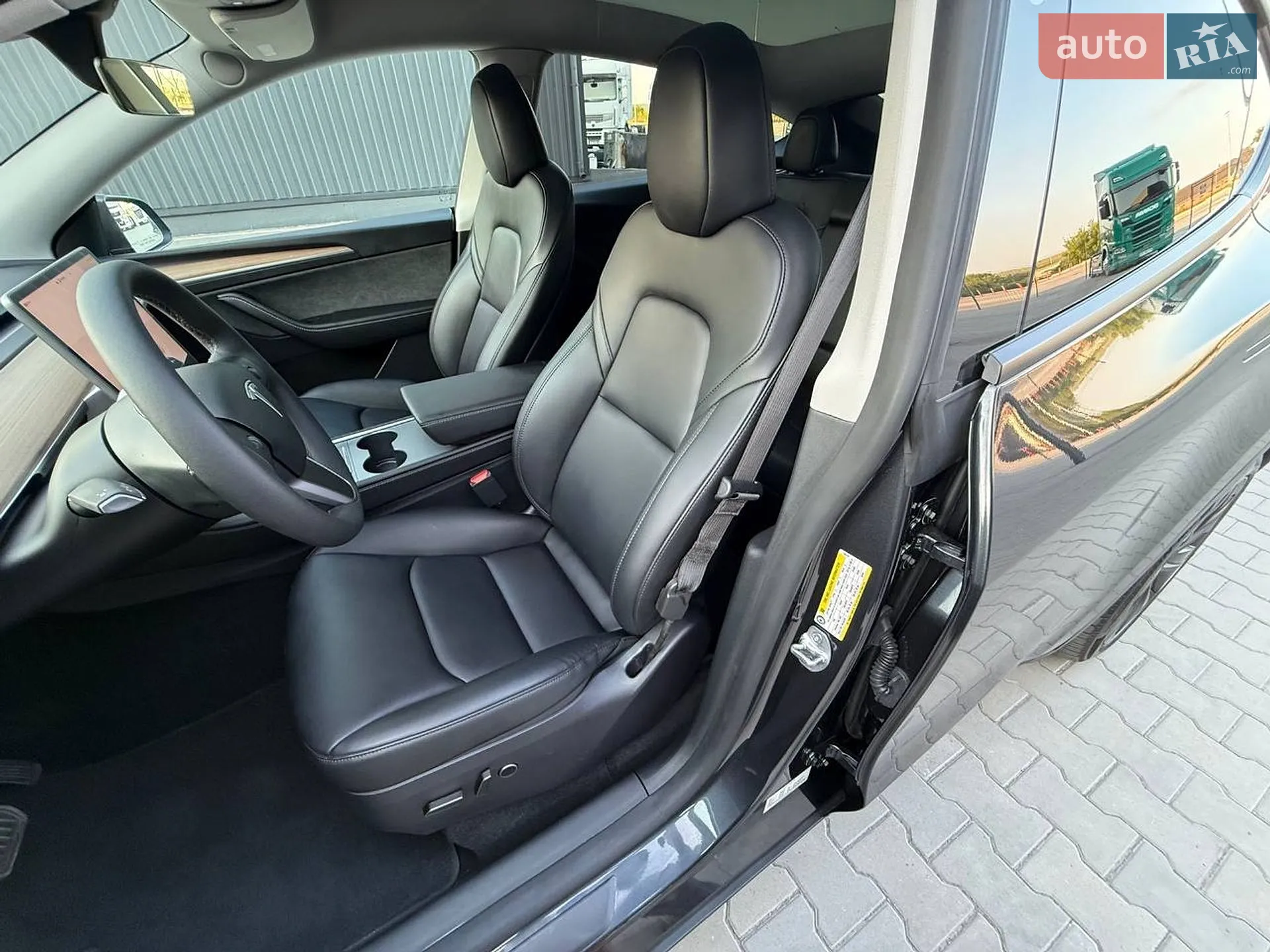 2025 Tesla Model Y - мініатюра 78