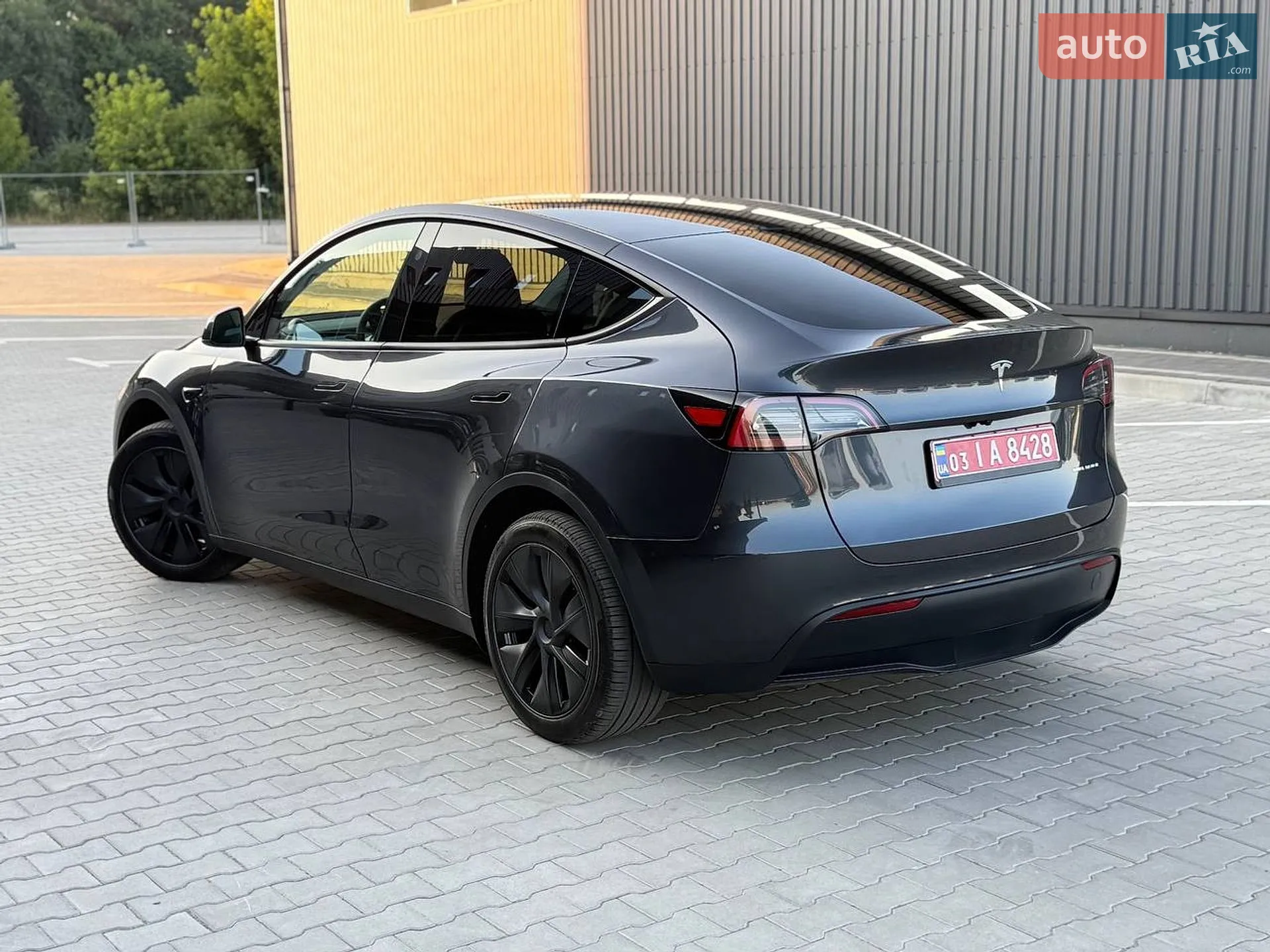 2025 Tesla Model Y - мініатюра 98