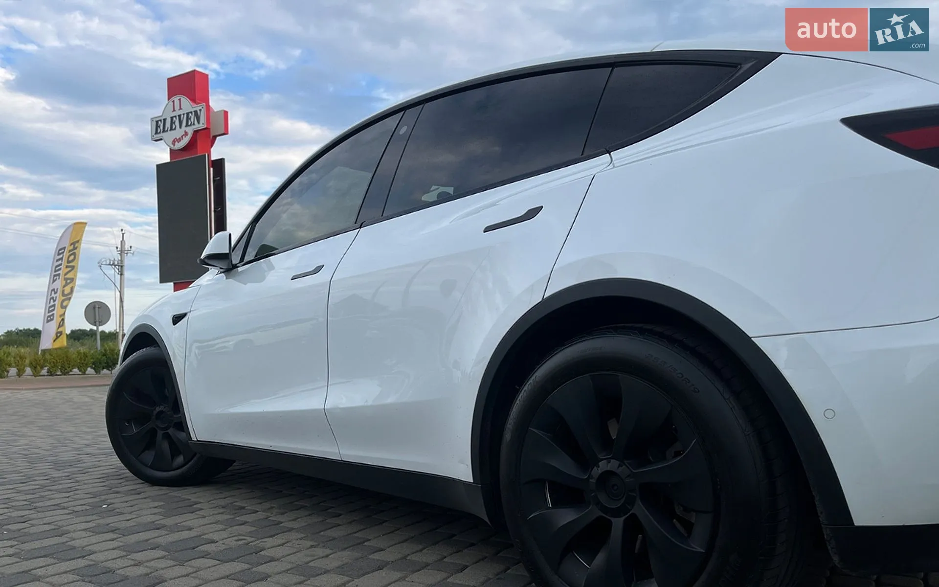 2022 Tesla Model Y - мініатюра 6