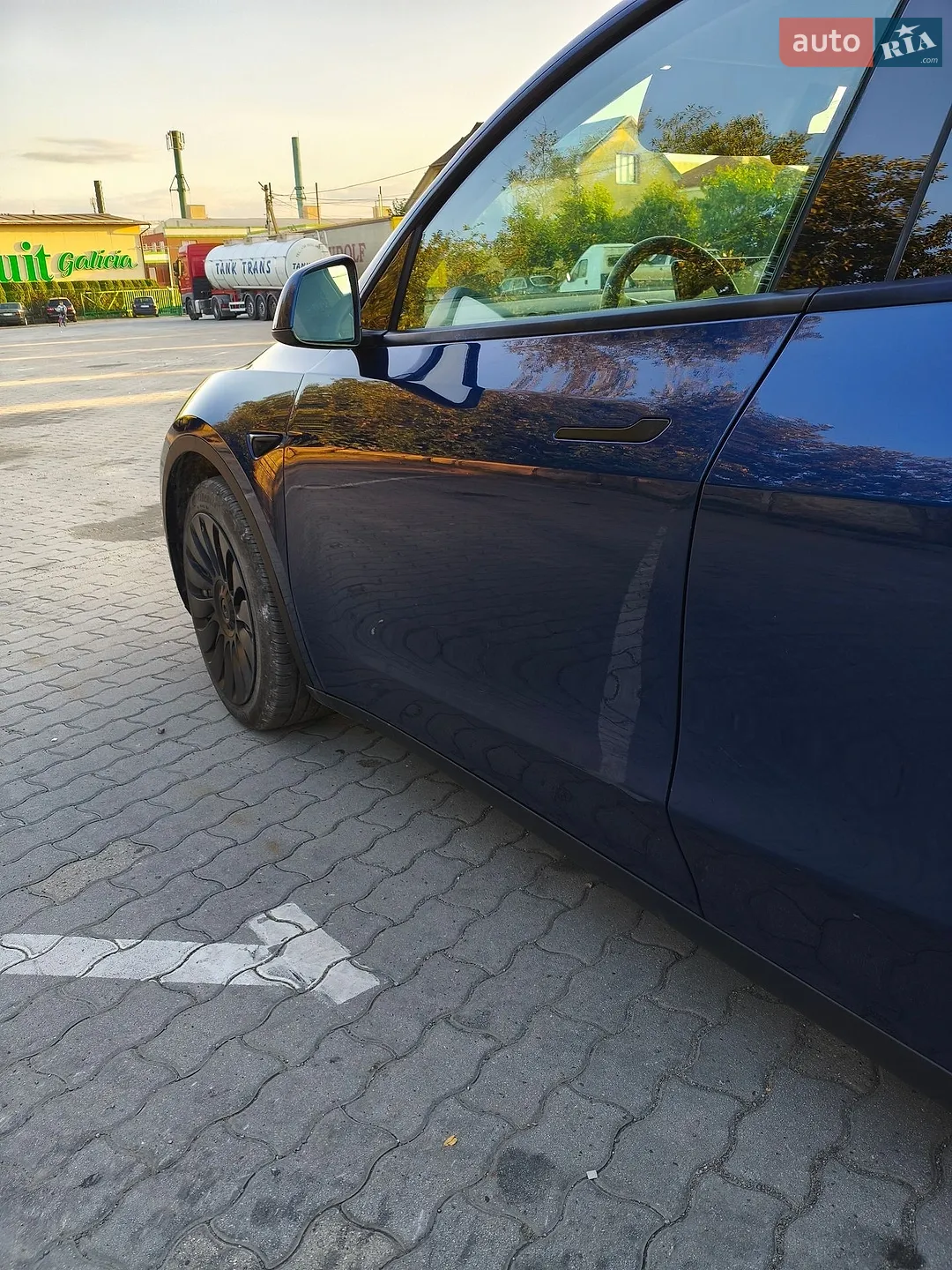 2022 Tesla Model Y - мініатюра 3