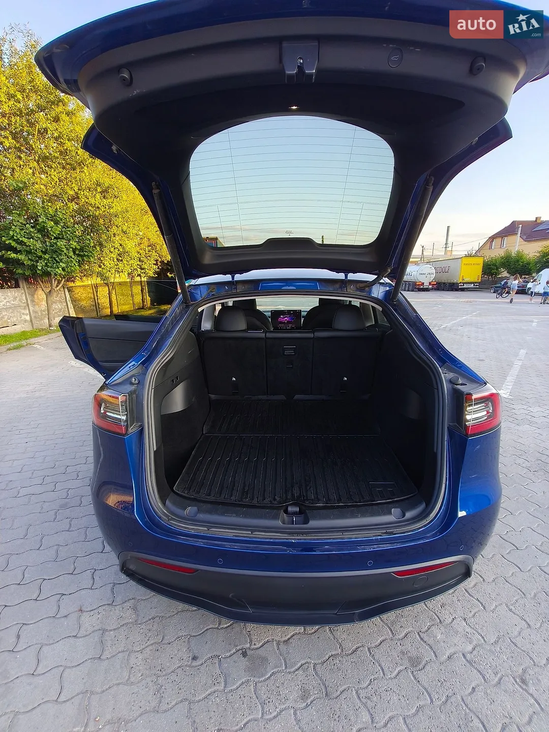 2022 Tesla Model Y - мініатюра 19