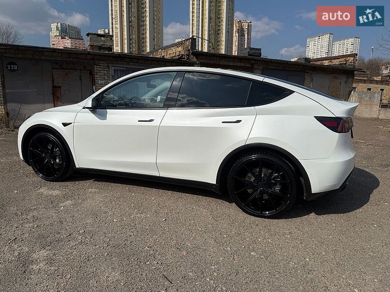 Позашляховик / Кросовер Tesla Model Y 2021 в Києві
