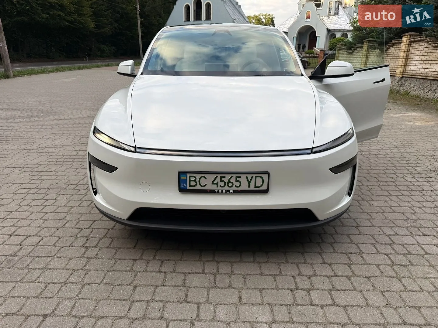 2025 Tesla Model Y - мініатюра 12