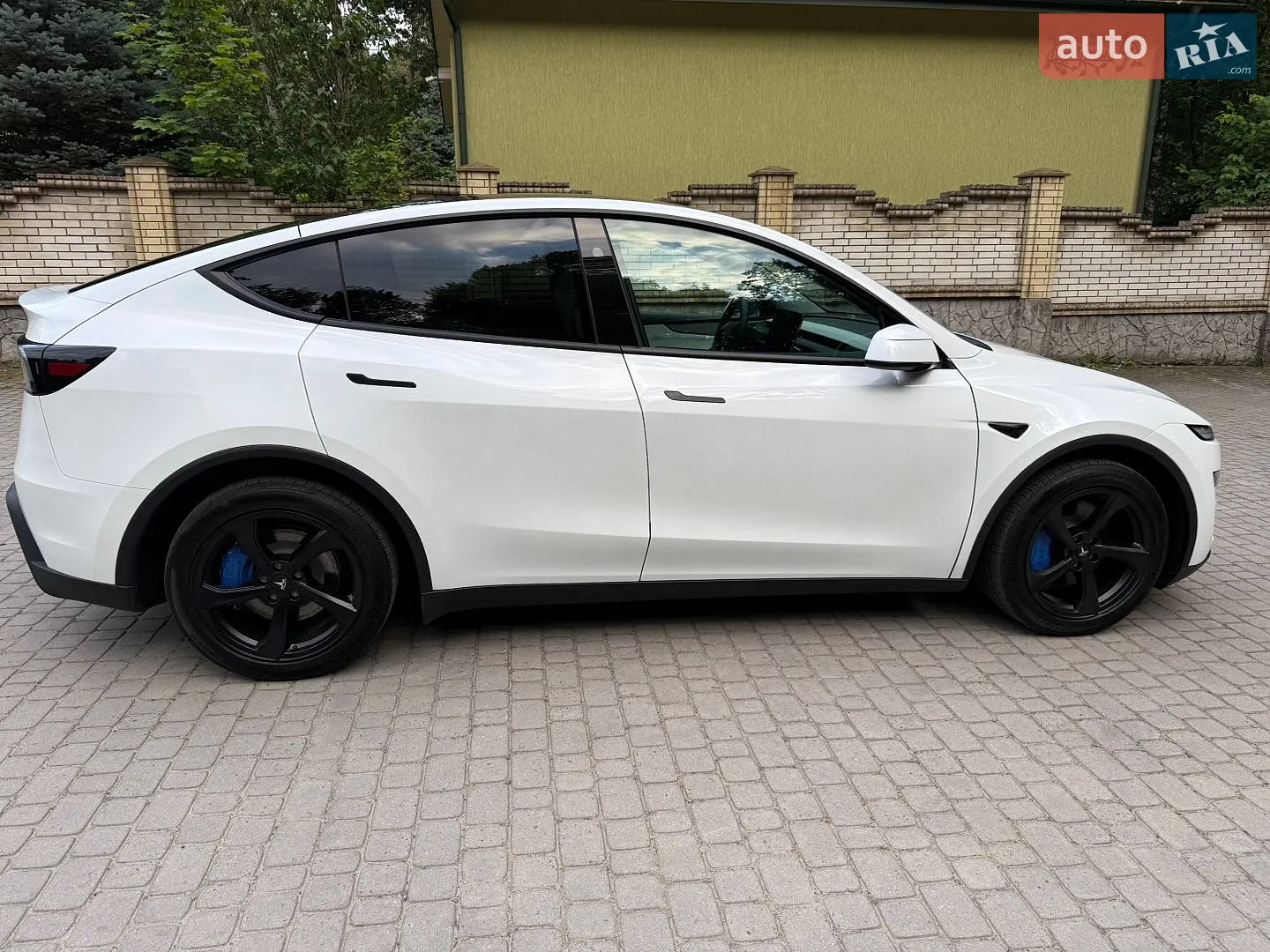 2025 Tesla Model Y - мініатюра 9