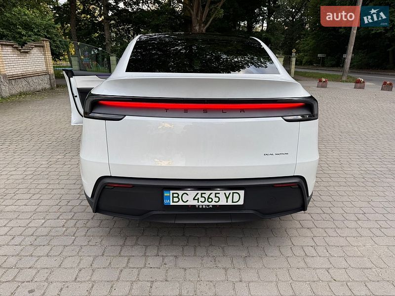 Внедорожник / Кроссовер Tesla Model Y 2025 в Львове фото 10 Внедорожник / Кроссовер Tesla Model Y 2025 в Львове